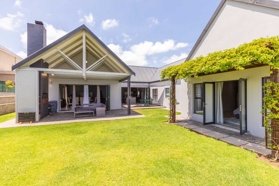 To Let 4 Bedroom Property for Rent in Kingswood Golf Estate Western Cape